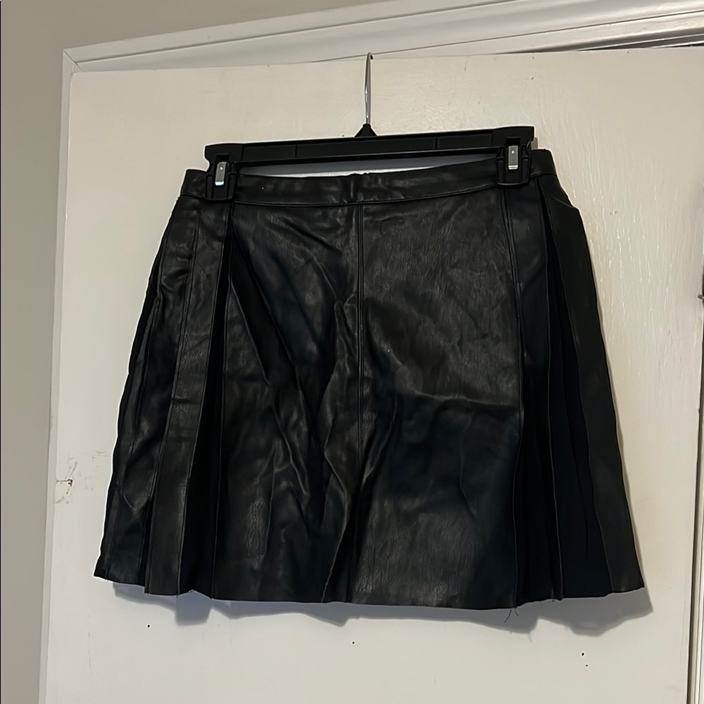 Zara Black Skater Mini Faux Leather Skort Pleated Cocktail